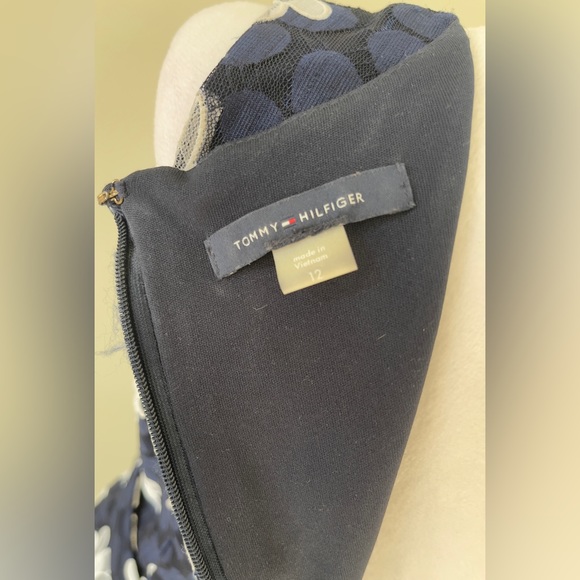 Tommy Hilfiger EUC Daisy Lace Floral Navy and White Belted Sleeveless Midi Dress - Picture 11 of 11